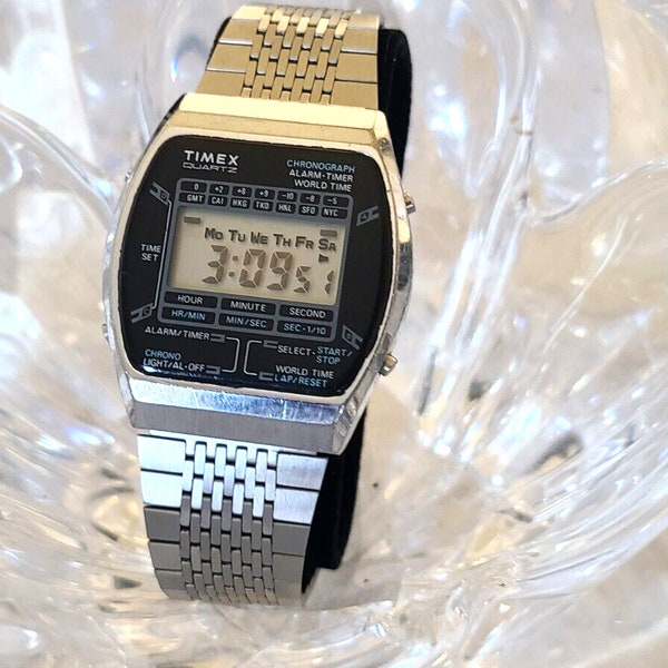 Vintage 1980s Timex M451 GMT Chronograph Alarm Digital Watch World Time (X18)