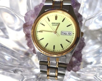 Vintage Seiko Quartz Lumbrite Dial 7N43-9048 Date Day Men's Wrist Watch