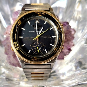 Vintage Pulsar Watch Men Gold- Silver Tone V600-7000 Alarm Chronograph