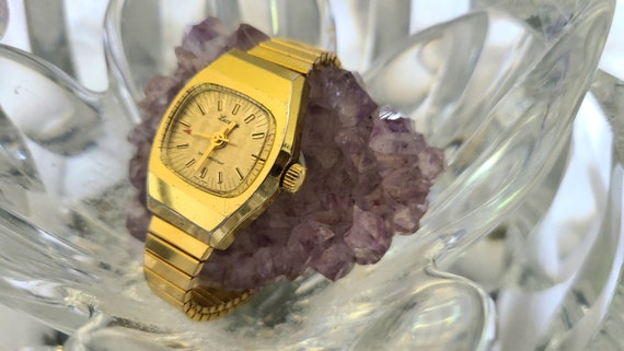 Montre Bracelet Femme Vintage Lucerne – Mécanique à Remontage Manuel – Occasion – Pour Réparation Ou Collection