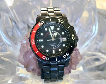 Seiko Kinetic Sports 150 Water Resistant. 15 BAR. Crystal Face Has