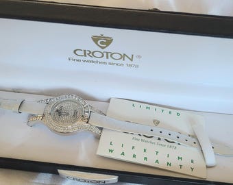 Croton Austrian Crystal Silver Tone Leather Band Quartz  display picture 2
