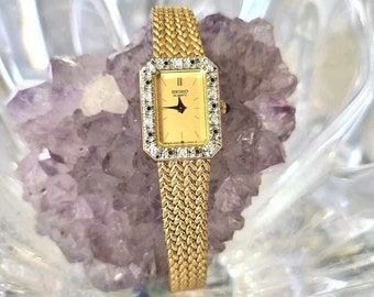 Petite montre à quartz Seiko vintage pour femme, rectangulaire, dorée, avec lunette en diamant