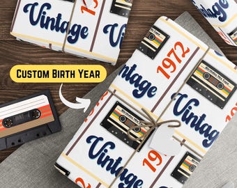 Papel de regalo personalizado con temática de música retro para el año de nacimiento.