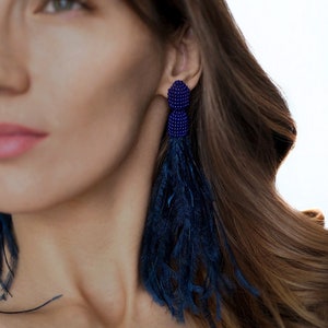 Boucles d&#39;oreilles plumes, boucles d&#39;oreilles plumes faites main, cadeau romantique pour elle, bijoux délicats pour l&#39;amour, bijoux faits main, cadeau pour un anniversaire