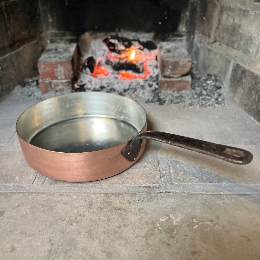 CASSEROLE A SAUCE CUIVRE avec Bec Verseur EUR 28,00 - FR