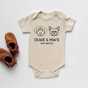 Neugeborenen Bester Freund Bodysuits, personalisierter Hundename Strampler, geschützt durch Hundebodysuit, Hundename Outfit, Babypartygeschenk, Neugeborenen Babygeschenk
