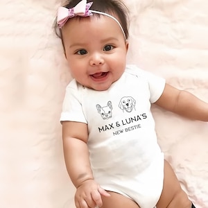 Neuer bester Freund-Bodysuit, personalisierter Hundename-Bodysuit, geschützt durch Hundebodysuit, Hundename-Bodysuit, Babypartygeschenk, Neugeborenen-Babygeschenk
