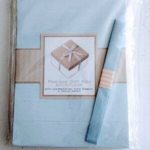 Juego de caja de regalo de Jolee&#39;s Sky Blue Madison con cinta de raso para envolver regalos