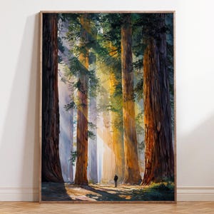 Puede incluir: Pintura en acuarela enmarcada de una escena de bosque. Altos troncos de árboles marrones se extienden hacia la parte superior del marco, con la luz del sol que atraviesa el dosel verde. Una pequeña figura se encuentra al pie de los árboles.