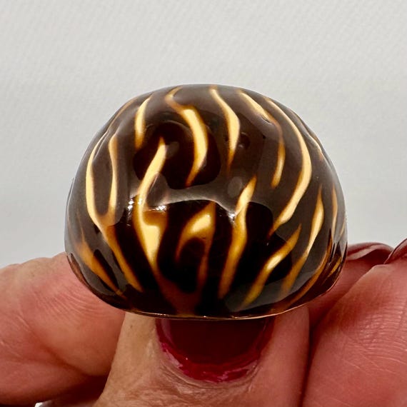 Tortoiseshell Resin Statement Ring, Gold Tone Boh… - image 8