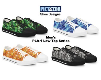 Può includere: Quattro paia di scarpe basse in tela con diversi motivi astratti. Le scarpe sono bianche con finiture e lacci neri. I motivi sono verde, blu, arancione e grigio.