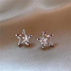 Star earrings female 2023 new trendy foreign style high-end earrings niche design