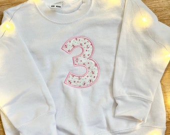 Personalisiertes Kinder-Sweatshirt mit Zahlenapplikation