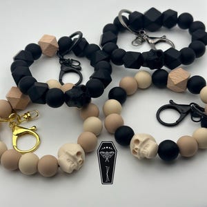 Skull Aromatherapy Wristlet Silicone Bead Keychain