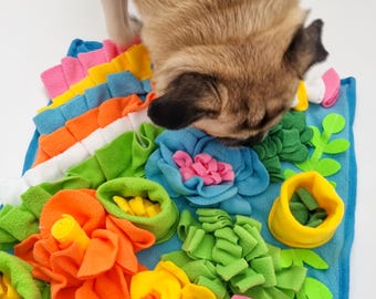 dog snuffle mat, snuffle mat, interactive slow feeding mat, interactive snuffle mat, slow feeder, mental stimulation toy, fudge and co