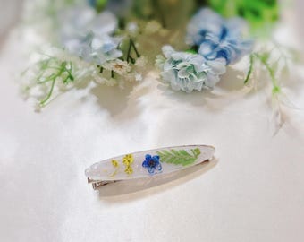 Handmade Dried Flower Hair Clip: Botanical Resin Barrette