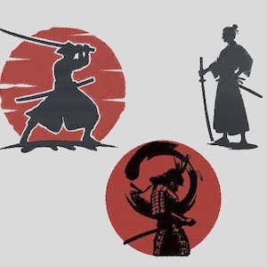 Könnte beinhalten: Drei schwarze Samurai-Illustrationen. Eine zeigt einen Samurai in Aktion mit einem Schwert gegen eine rote Sonne. Eine andere zeigt einen stehenden Samurai mit einem Schwert. Die dritte zeigt einen Samurai in einem roten Kreis.