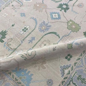 Alfombra Oushak de lana anudada a mano: detalles en verde apagado, hecha a pedido