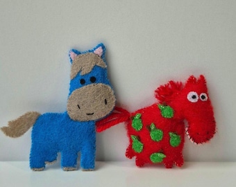Felt Horses Sewing Pattern and Tutorial (2 Horses). DIY Digital Download