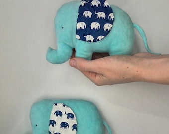 Set di elefanti di peluche fatti a mano: decorazioni morbide per la cameretta del bambino