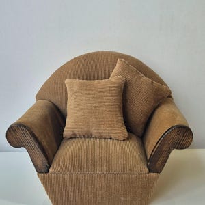 Miniature Armchair 1:6 Scale – Fits Blythe, Barbie, and Similar Dolls – Handmade Doll Furniture