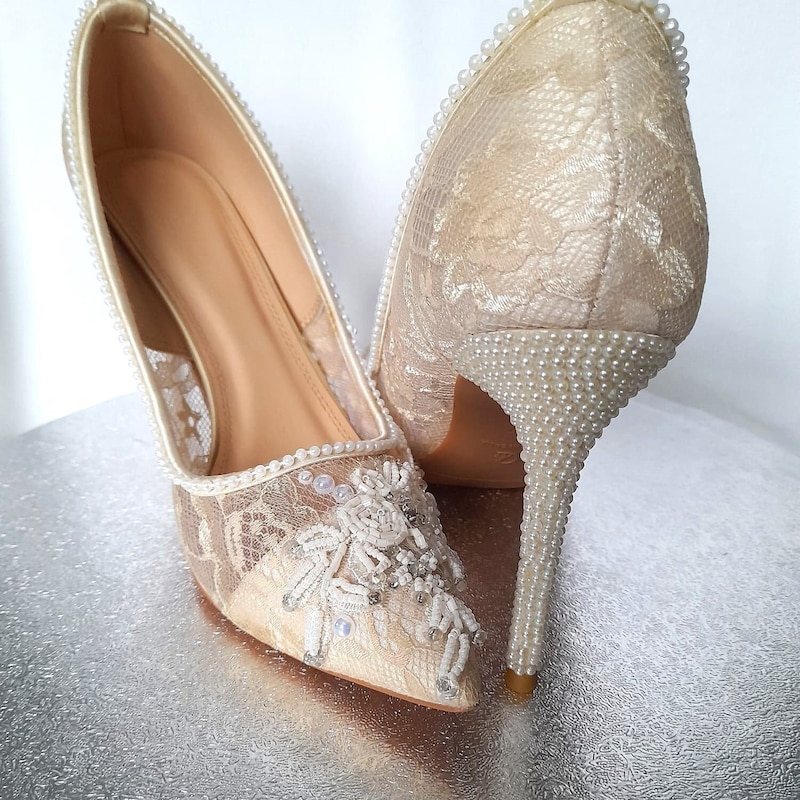 lace bridal shoes