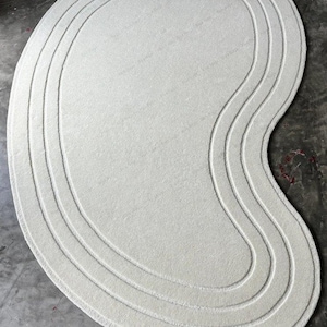 Modern Abstract Bean Shaped Rug | Sculpted Irregular Kidney Shape Carpet Minimalist White Area Rug for Living Room, Bedroom Hand Tufted Rug