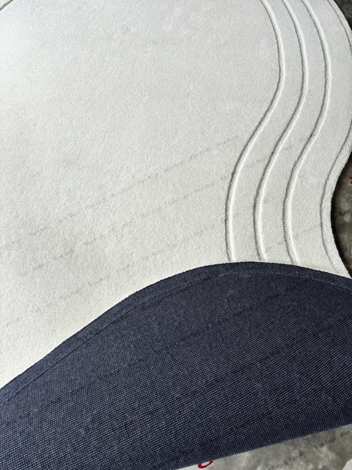 Modern Abstract Bean Shaped Rug | Sculpted Irregular Kidney Shape ...