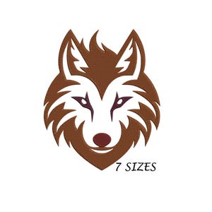 Può includere: Una silhouette di testa di lupo marrone con occhi bianchi e naso rosso. La testa di lupo è stilizzata e ha un design geometrico. Il testo "7 SIZES" è sotto la testa di lupo.