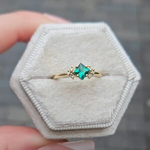 Lab Grown Emerald Sterling Silver Ring Vintage Emerald Ring May Birthstone Ring Princess Cut Emerald Ring Handmade Engagement Emerald Ring