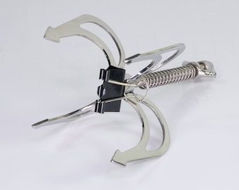 Stainless steel dragon claw nipple clamp