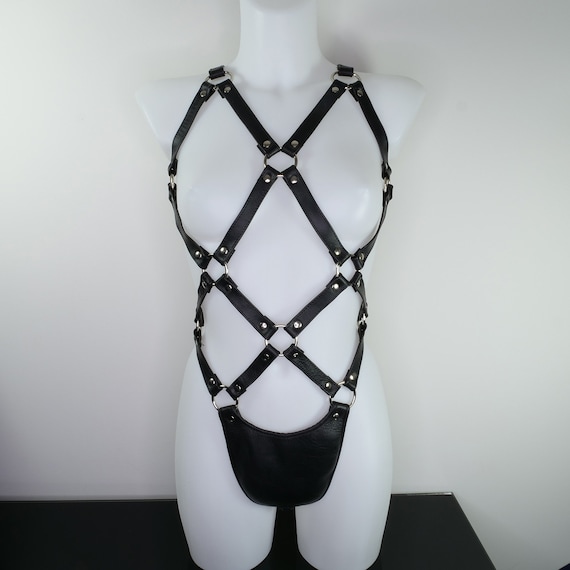 Harnais corps entier pour femme en cuir avec boucles métal