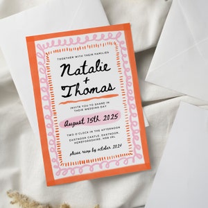 Spaß Orange und Rosa Hochzeitseinladung Vorlage | Handgezeichnete Kringelbordüre | Sofortdownload | Printable Hand gezeichnete wellige Einladung | 0070