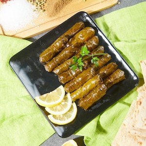 Türk El Yapımı Dolma, Yaprak Sarma, Yaprak Sarma, Organik Ev Yapımı Dolma, Kültürel Lezzetler, Vegan, 35oz - 1000g - 40/45 adet