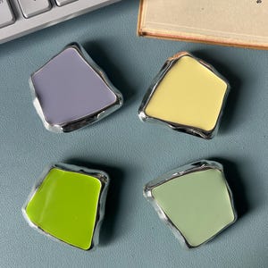 Unique Abstract Metal Shape Color Phone Grip Universal Smartphones Secure Hold Stand|Gift Unique|Phone Stand Mount|Kindle Holder Colourful