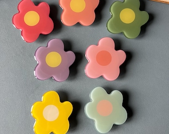 MAGNETIC OPTIONS Viral Wavy Flower Phone Grip Universal Smartphones Secure Hold Stand|Gift Unique|Phone Stand Mount|Kindle Holder Colourful