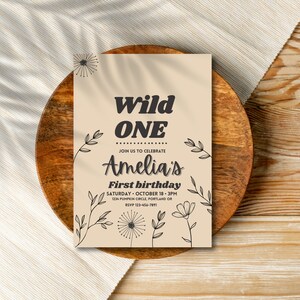 Ein Wild-Geburtstagsparty-Einladung Wildblumen-Geburtstags-Party Einladung Erste Geburtstagsfeier-Einladung Printable einladen Wild-Geburtstag