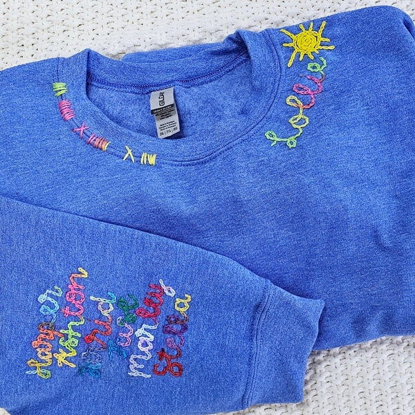 Mama Sweatshirt | Kettenstich Stickerei | Benutzerdefinierte Hand bestickt Sweatshirt | Mama | Oma | Nana | Personalisiertes Geschenk Kragenstickerei