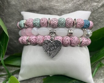 Juego de pulseras apilables con cuentas hechas a mano de 3 piezas, de 7 pulgadas, más pulsera elástica con forma de corazón para mamá, nuevo B1447