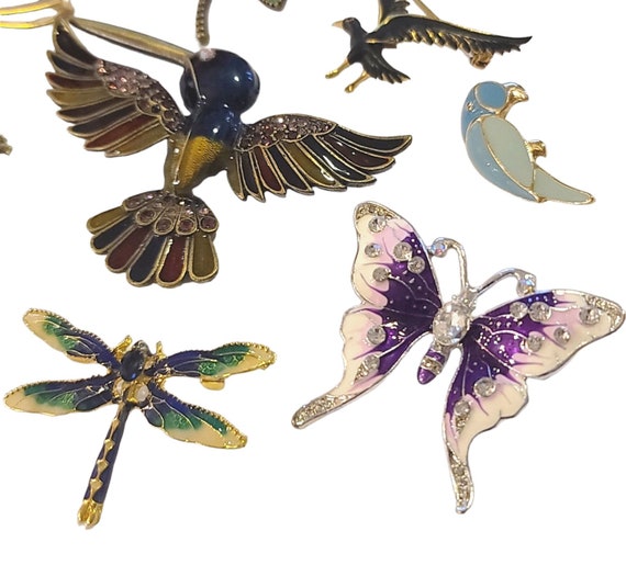 Vintage Brooches Huge Lot of 9 Bird Butterfly Dra… - image 7