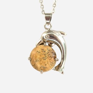 Collar con colgante de piedra preciosa natural de delfín y jaspe con imagen, cadena de 50 cm con bolsa, joyería, piedra curativa, chakras, Reiki, envío gratuito al Reino Unido