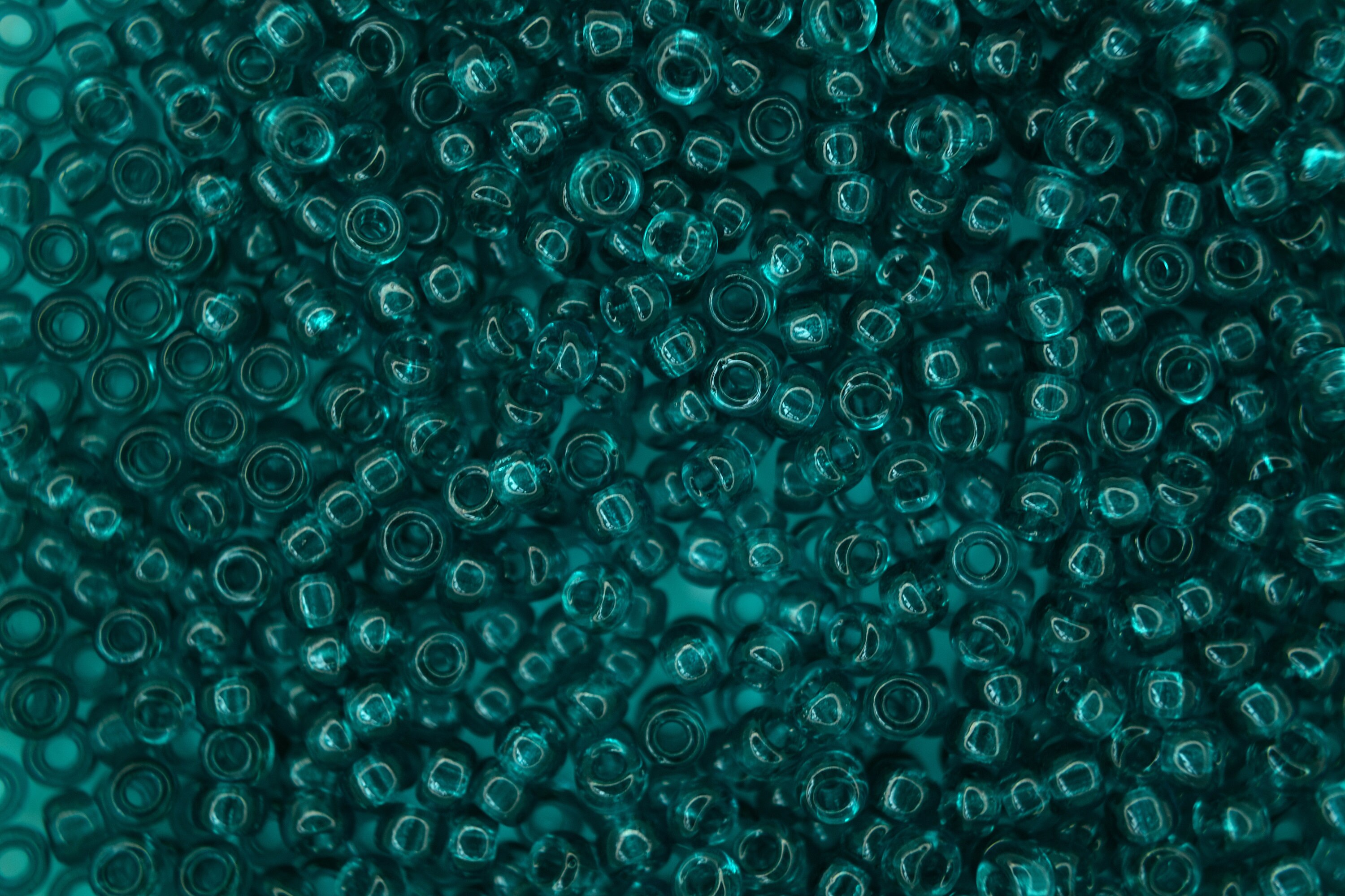8-352, Miyuki 22g Fuchsia Lined Aqua Luster 8-352, Miyuki 22g Fuchsia Lined Aqua Luster