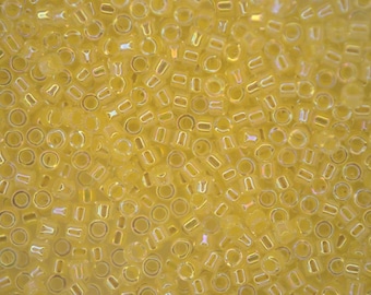 Perline di semi giapponesi Delica Miyuki 11/0 da 7,2 g, 1,6 mm, Db053, giallo pallido, foderate, per la creazione di gioielli, perline di alta qualità