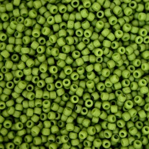 10g TOHO 11/0 Round Japanese Seed Beads 2mm 2602F Semi Glazed Honeydew Seed Beads Jewelry Making High-quality Beading