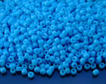 10 g de perles de rocaille rondes tchèques Matubo 8/0, 3 mm, bleu turquoise opaque 63030. Qualité supérieure pour la création de bijoux. Perles tchèques de haute qualité.