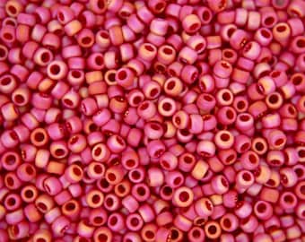 10g TOHO 8/0 Runda Japanska Pärlor 3 mm 768 Ogenomskinliga Regnbågsfrostade Röda Rosspärlor Smyckestillverkning Högkvalitativ Pärltillverkning