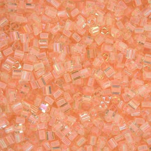 Cuentas triangulares japonesas TOHO 11/0 de 10 g, 2 mm, 191 colores en el interior, rosa arcoíris suave, para manualidades, cuentas de alta calidad y forma única.