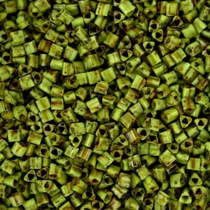 10g TOHO 11/0 Triangle Japanese Seed Beads 2mm Y310 HYBRID Sour Apple Picasso DIY Crafting Supplies High Quality Beads Unique Shape