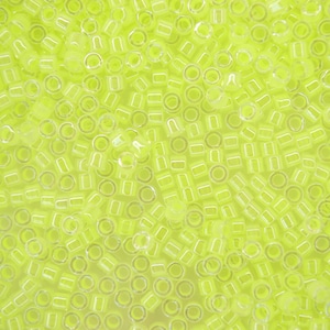7,2g MIYUKI 11/0 Delica japanische Rocailles 1,6 mm DB2031 Leuchtende Limeade Schmuckherstellung Hochwertige Glasperlen DIY